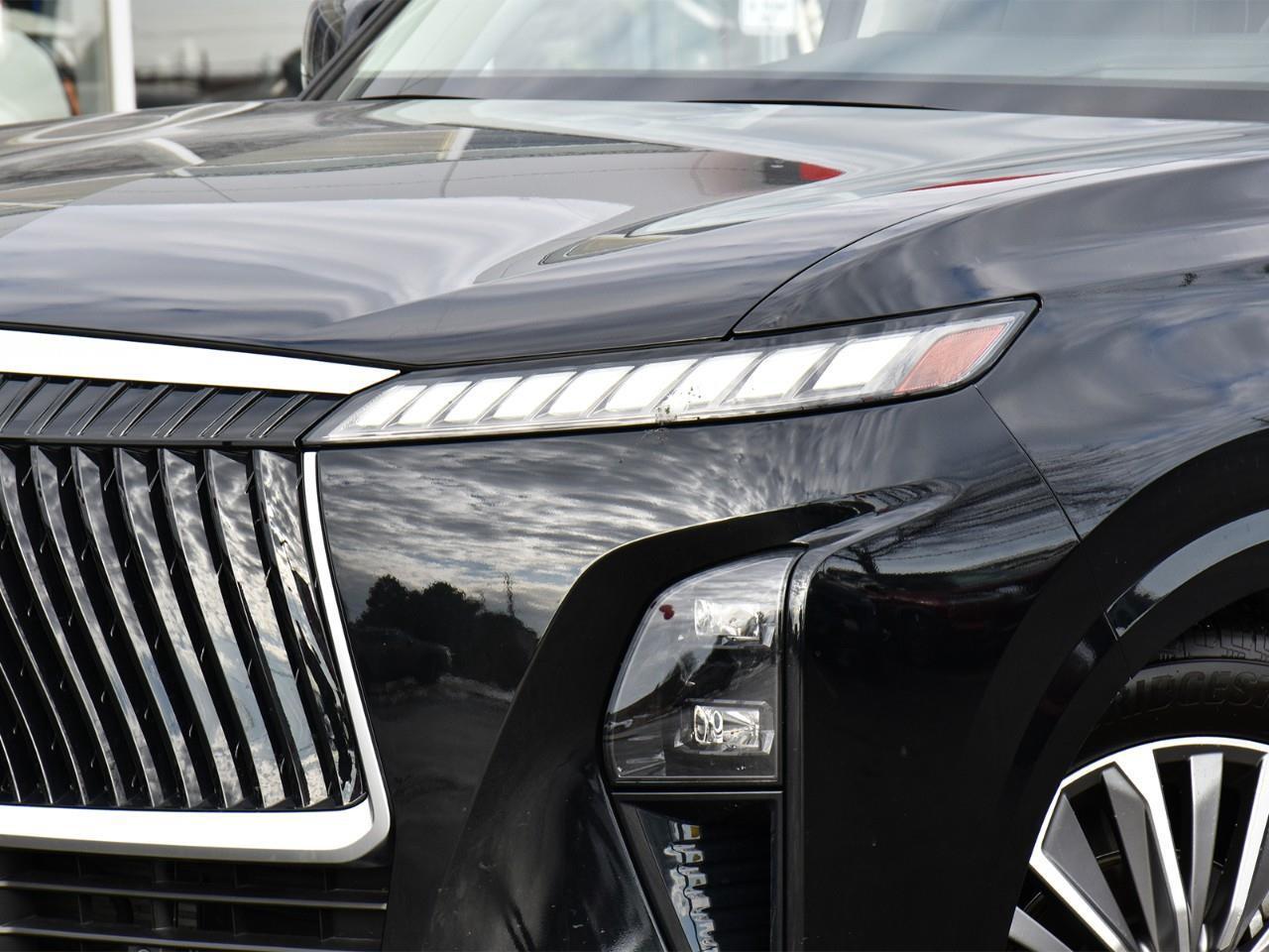 2026 Infiniti QX80 LUXE Photo3