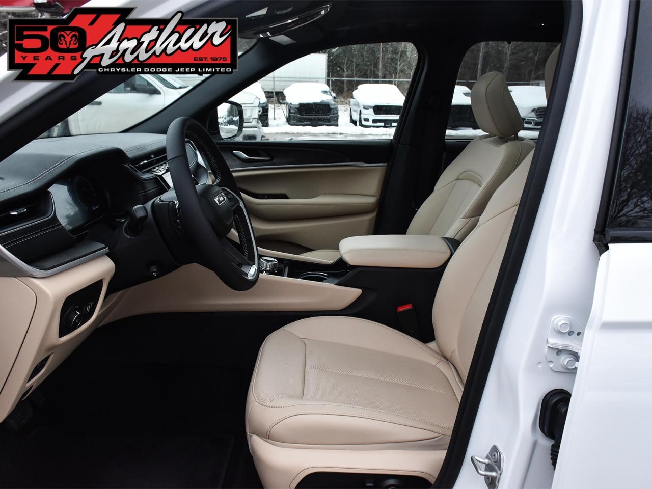 2025 Jeep Grand Cherokee LIMITED 4X4 Photo