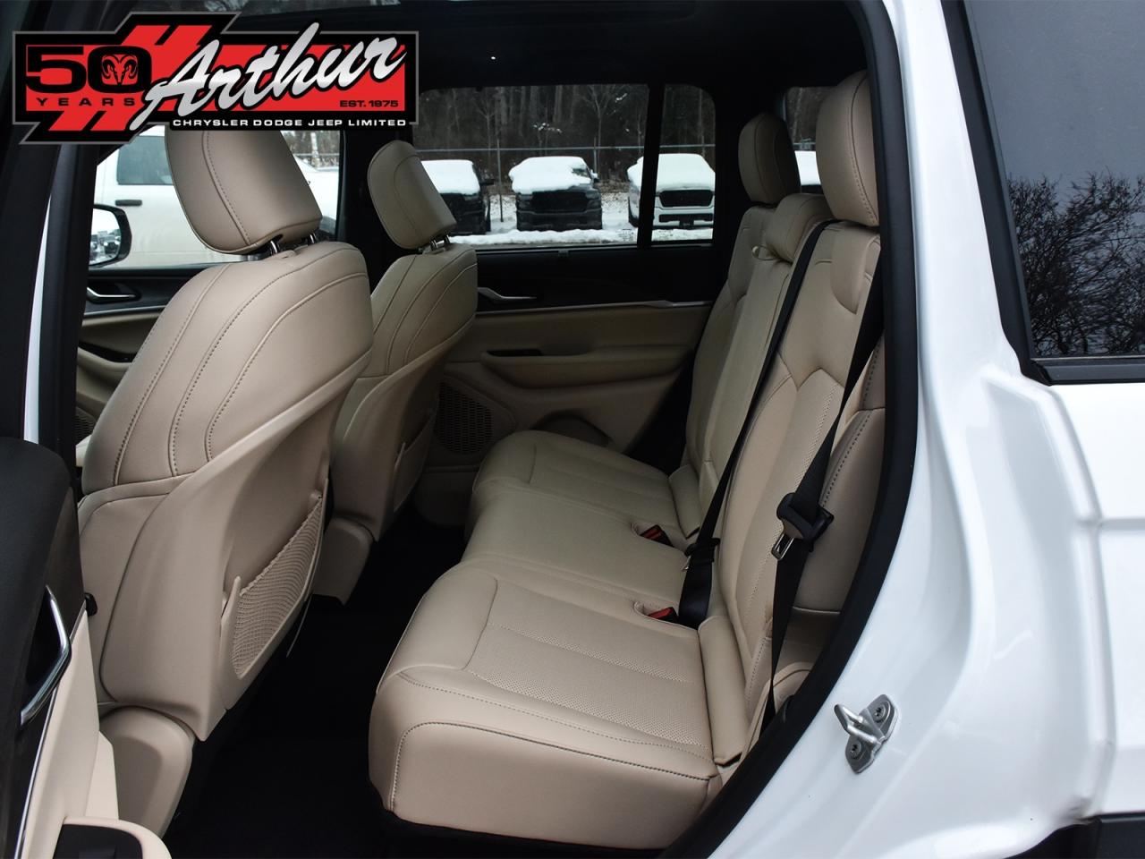 2025 Jeep Grand Cherokee LIMITED 4X4 Photo