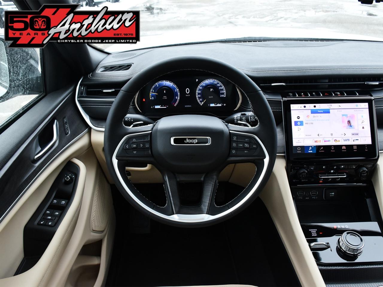 2025 Jeep Grand Cherokee LIMITED 4X4 Photo