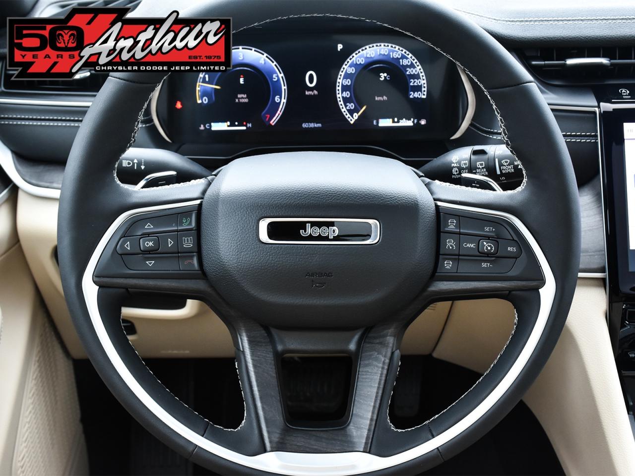 2025 Jeep Grand Cherokee LIMITED 4X4 Photo