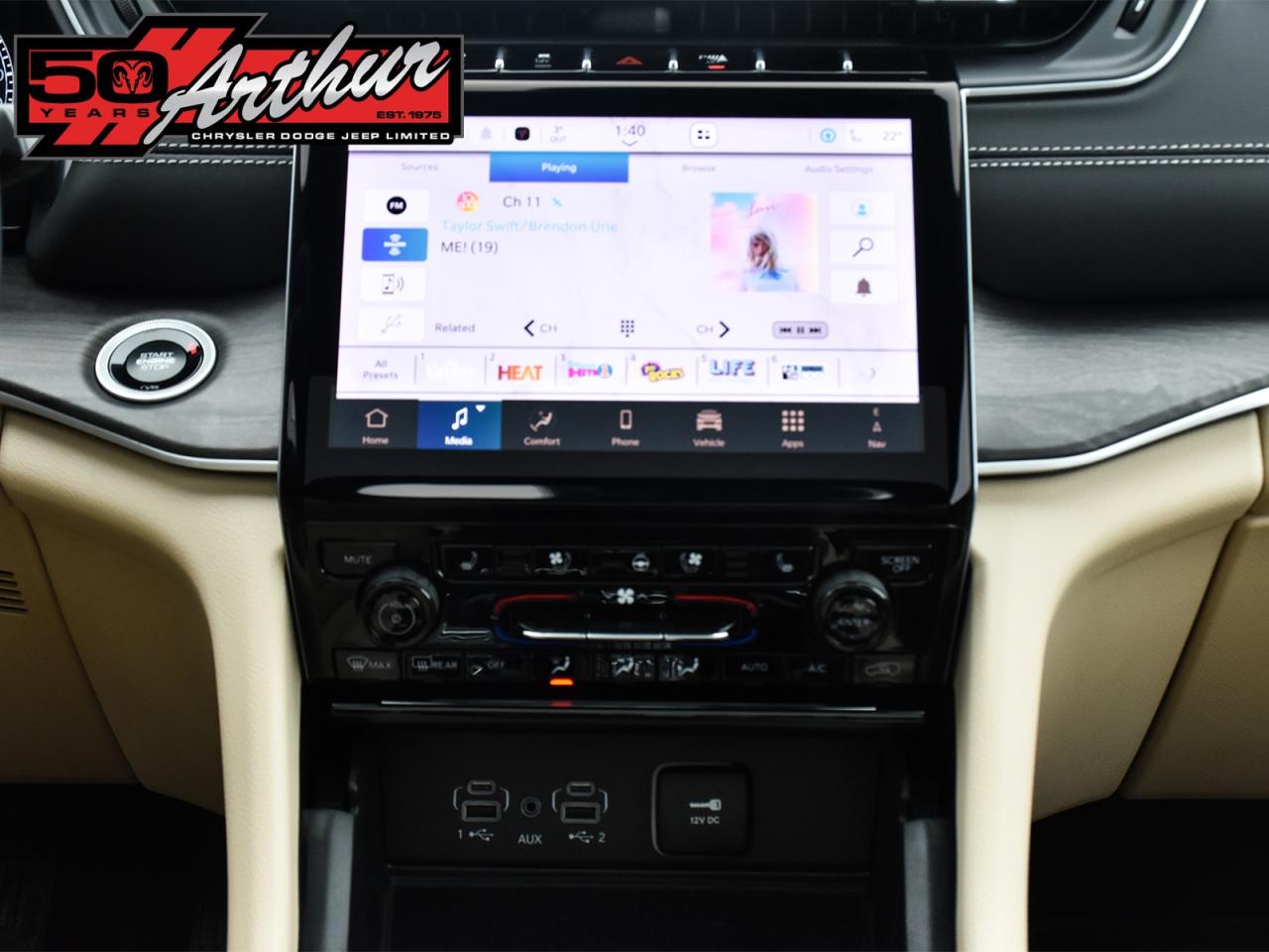 2025 Jeep Grand Cherokee LIMITED 4X4 Photo