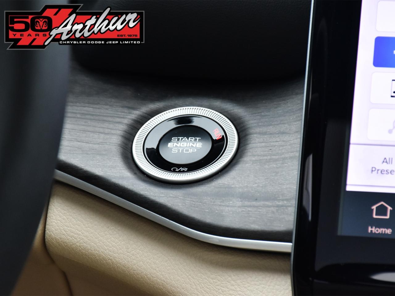 2025 Jeep Grand Cherokee LIMITED 4X4 Photo