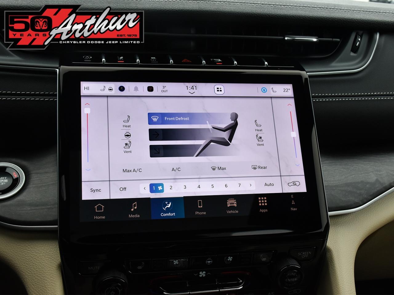 2025 Jeep Grand Cherokee LIMITED 4X4 Photo