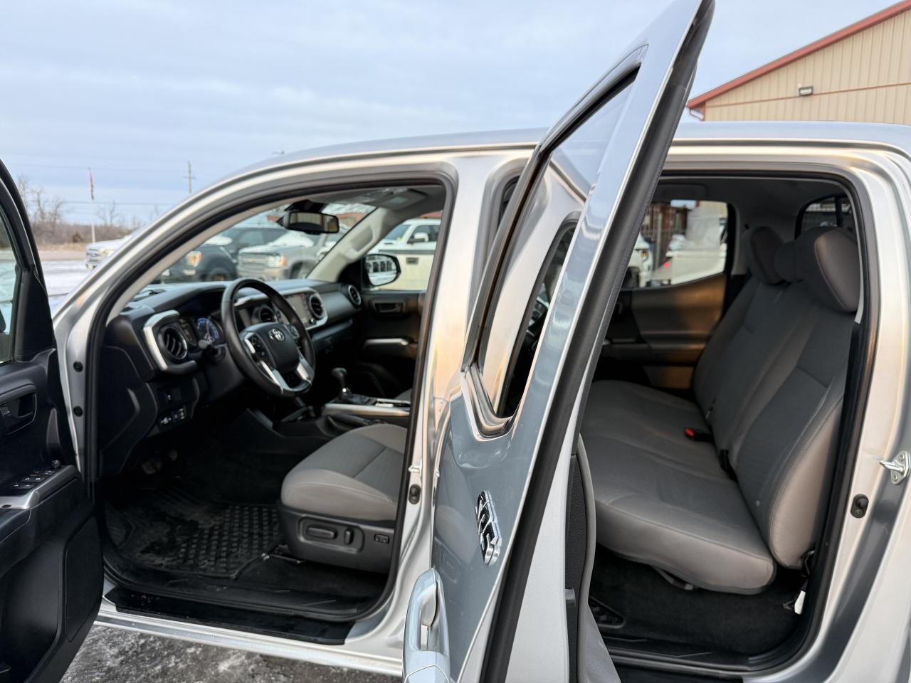 2023 Toyota Tacoma 4x4 Double Cab Auto Photo