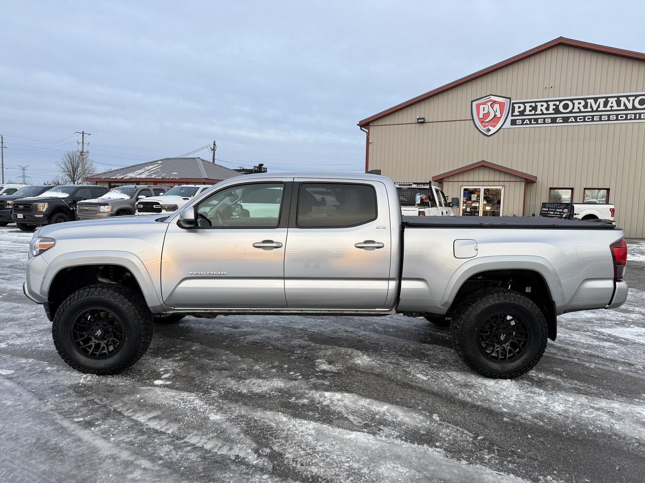 2023 Toyota Tacoma SR5 LIFT/WHEEL/TIRE PKG!! Photo