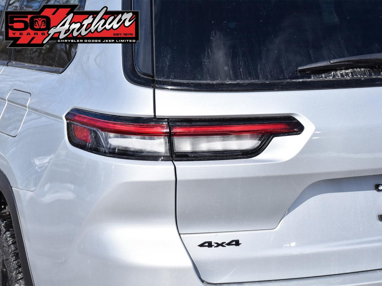 2024 Jeep Grand Cherokee L Limited 4x4 Photo