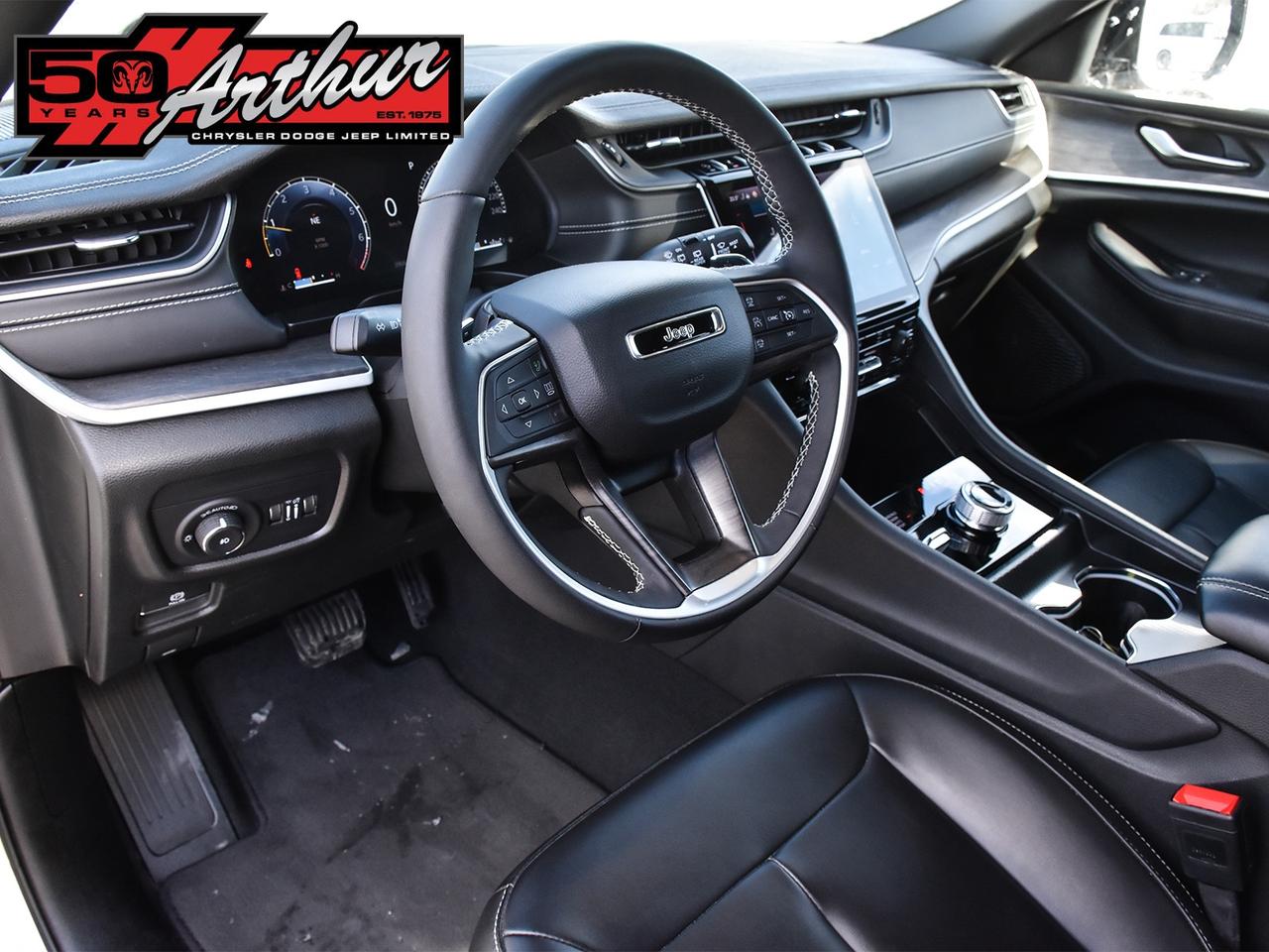 2024 Jeep Grand Cherokee L Limited 4x4 Photo