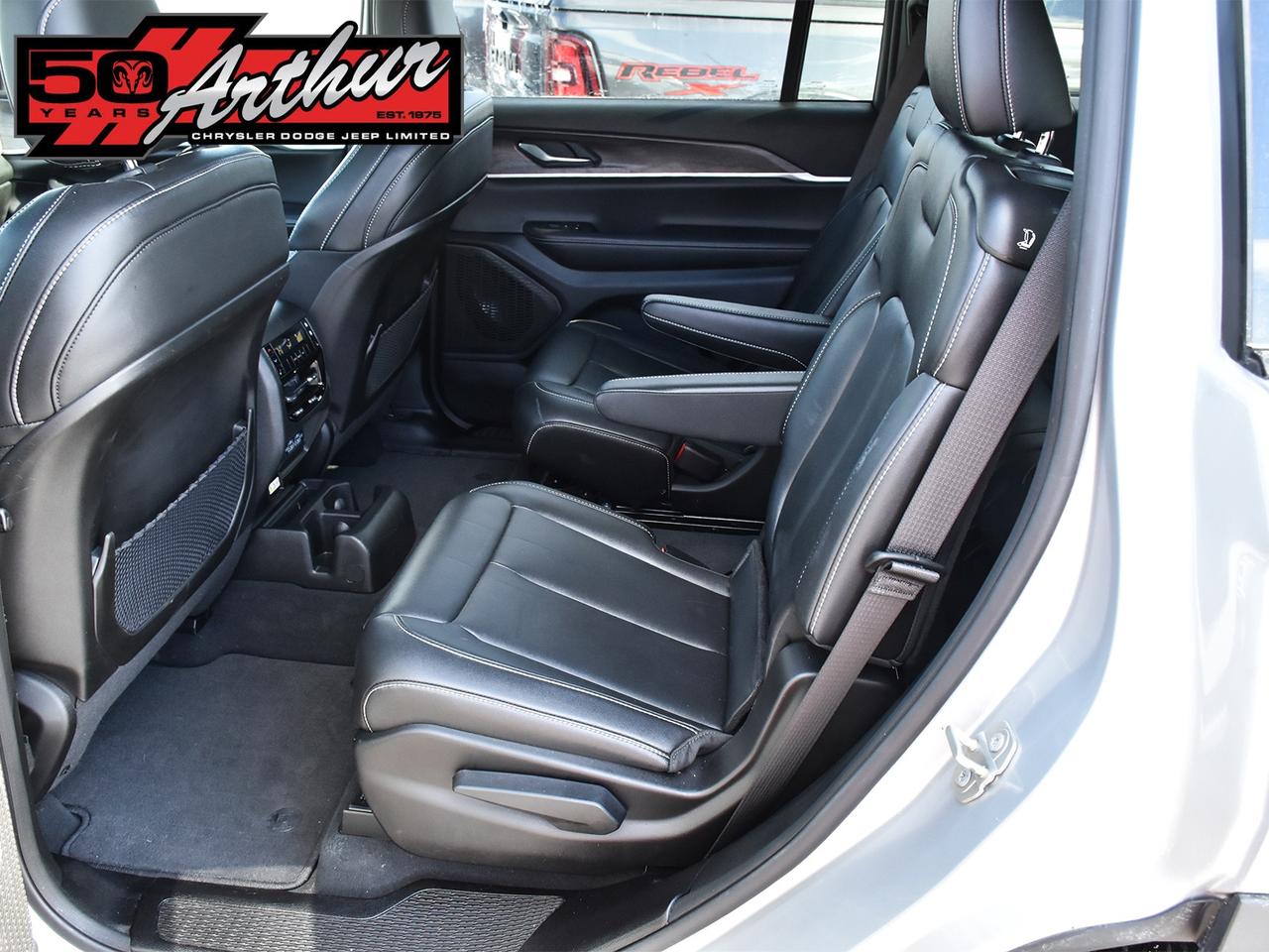 2024 Jeep Grand Cherokee L Limited 4x4 Photo