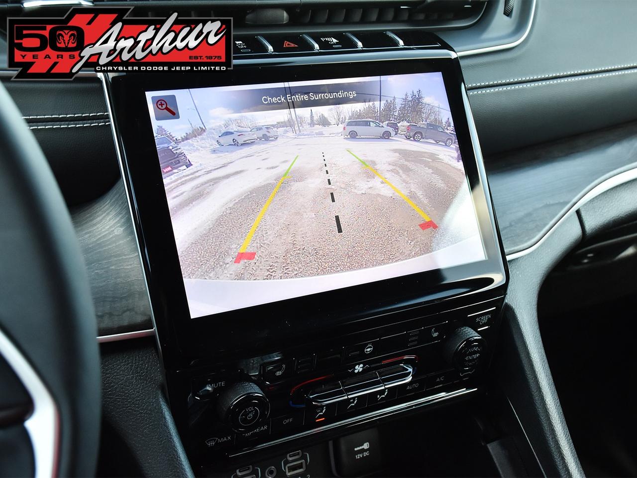 2024 Jeep Grand Cherokee L Limited 4x4 Photo