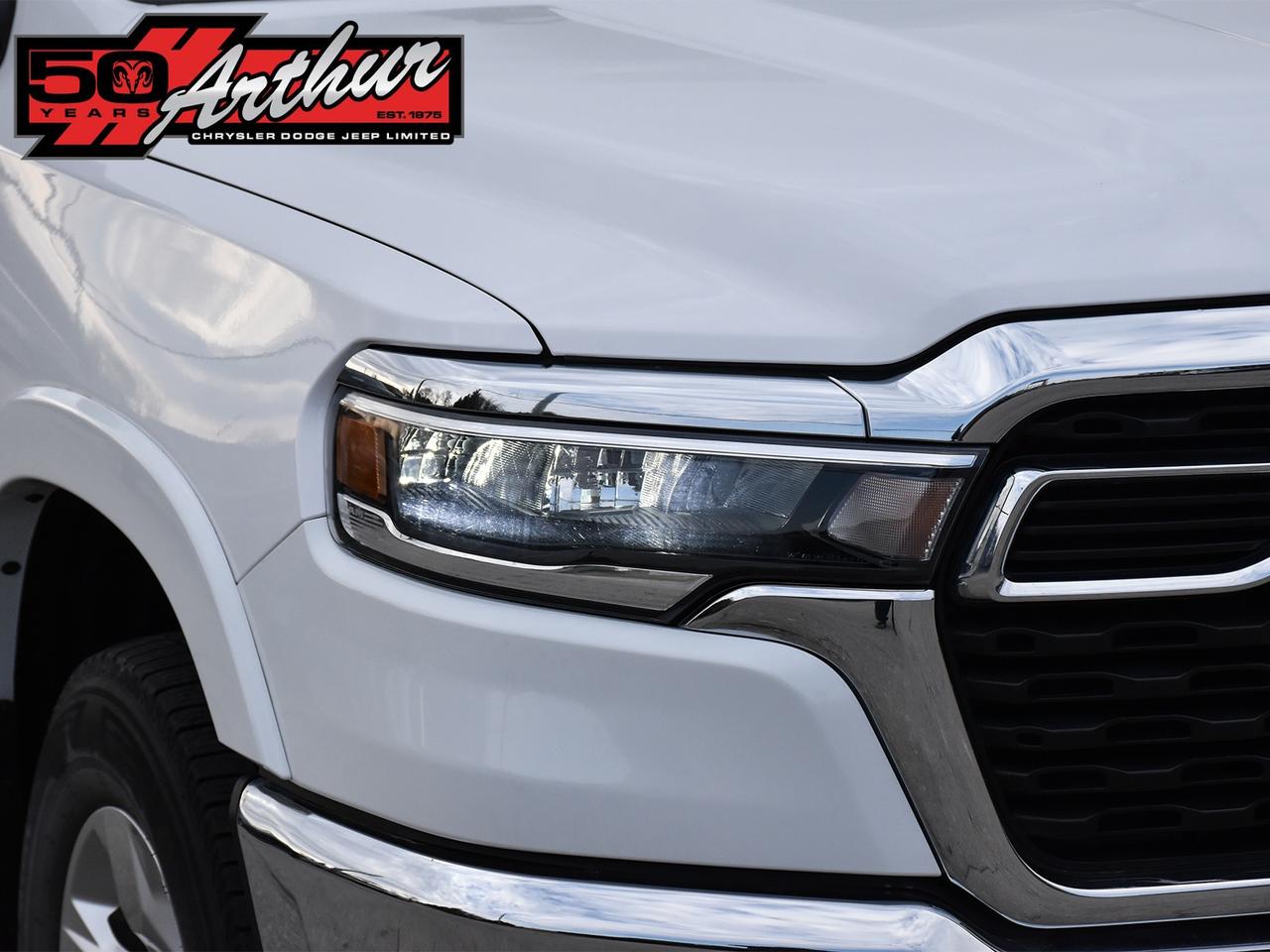 2025 RAM 1500 BIG HORN CREW CAB 4X4 Photo