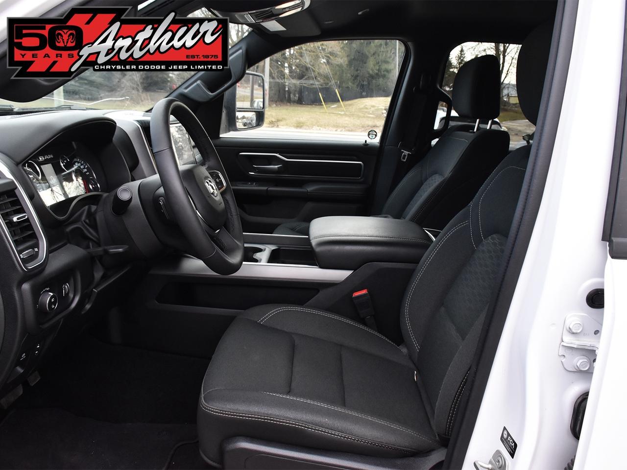 2025 RAM 1500 BIG HORN CREW CAB 4X4 Photo