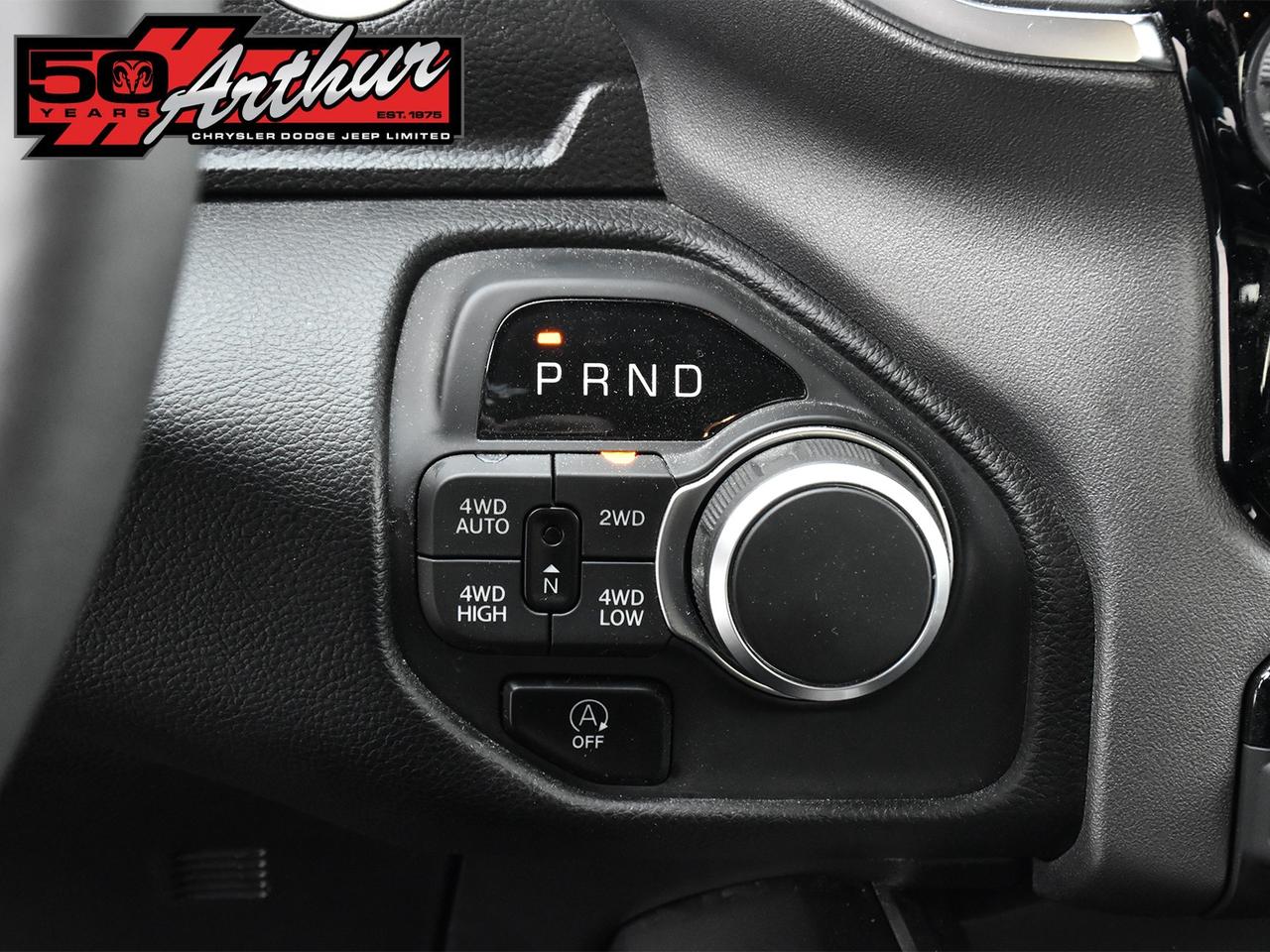 2025 RAM 1500 BIG HORN CREW CAB 4X4 Photo