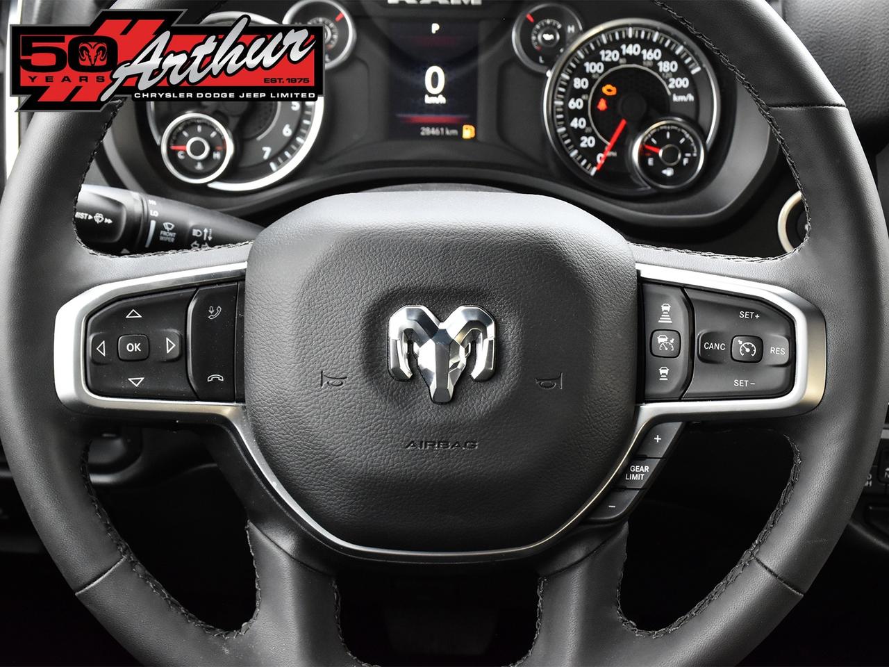 2025 RAM 1500 BIG HORN CREW CAB 4X4 Photo