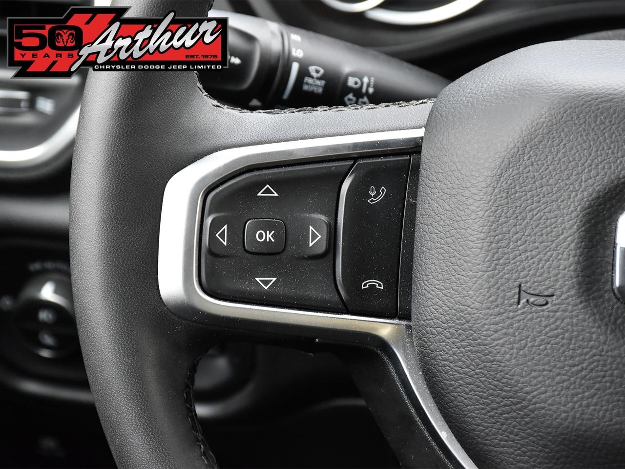 2025 RAM 1500 BIG HORN CREW CAB 4X4 Photo