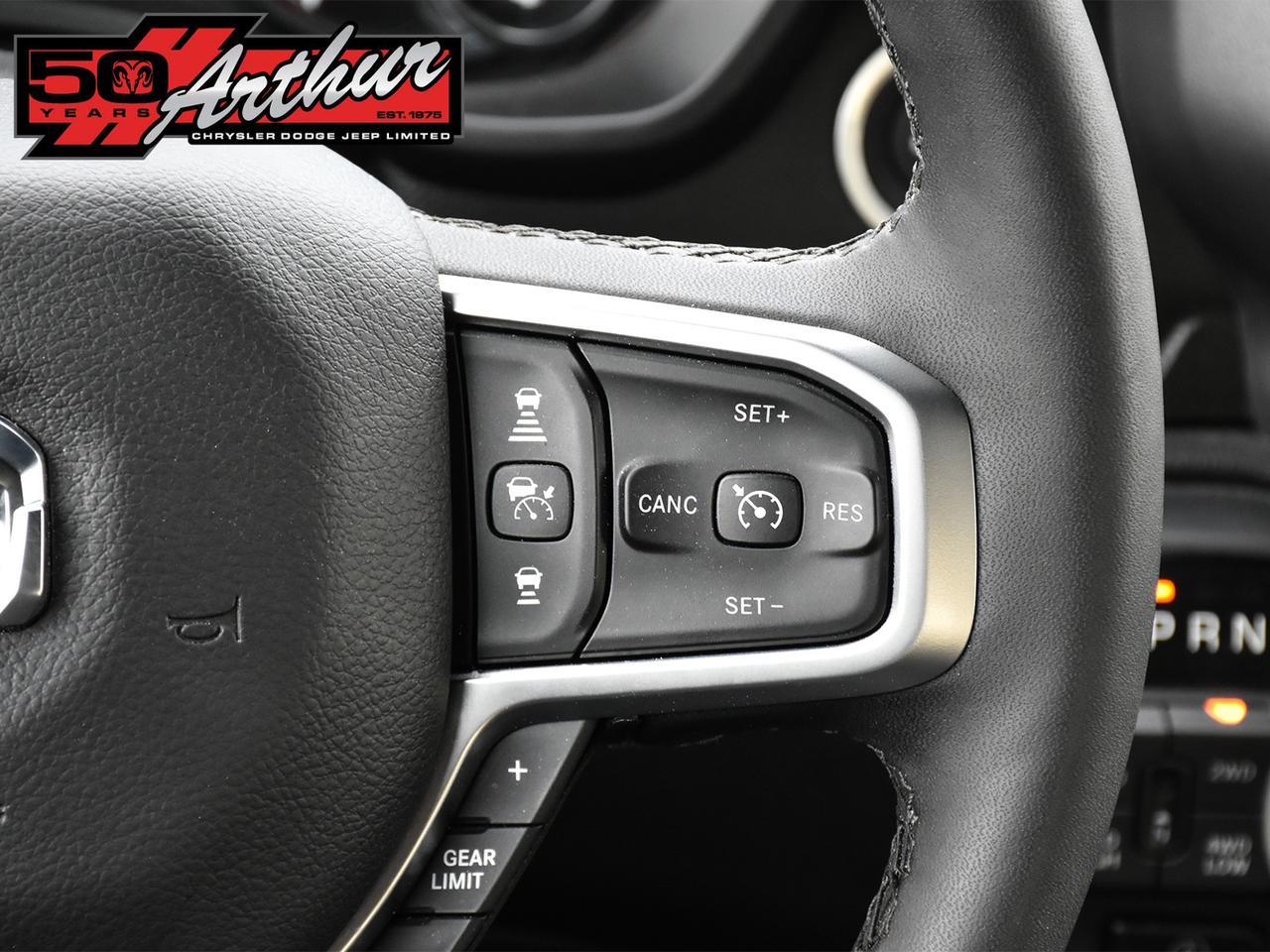 2025 RAM 1500 BIG HORN CREW CAB 4X4 Photo