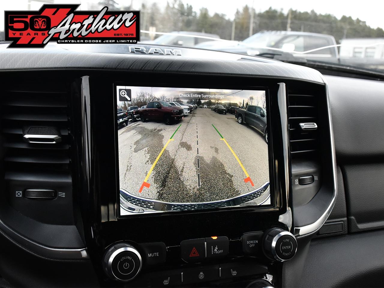 2025 RAM 1500 BIG HORN CREW CAB 4X4 Photo