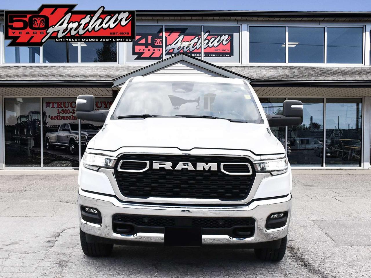 2025 RAM 1500 BIG HORN CREW CAB 4X4 Photo