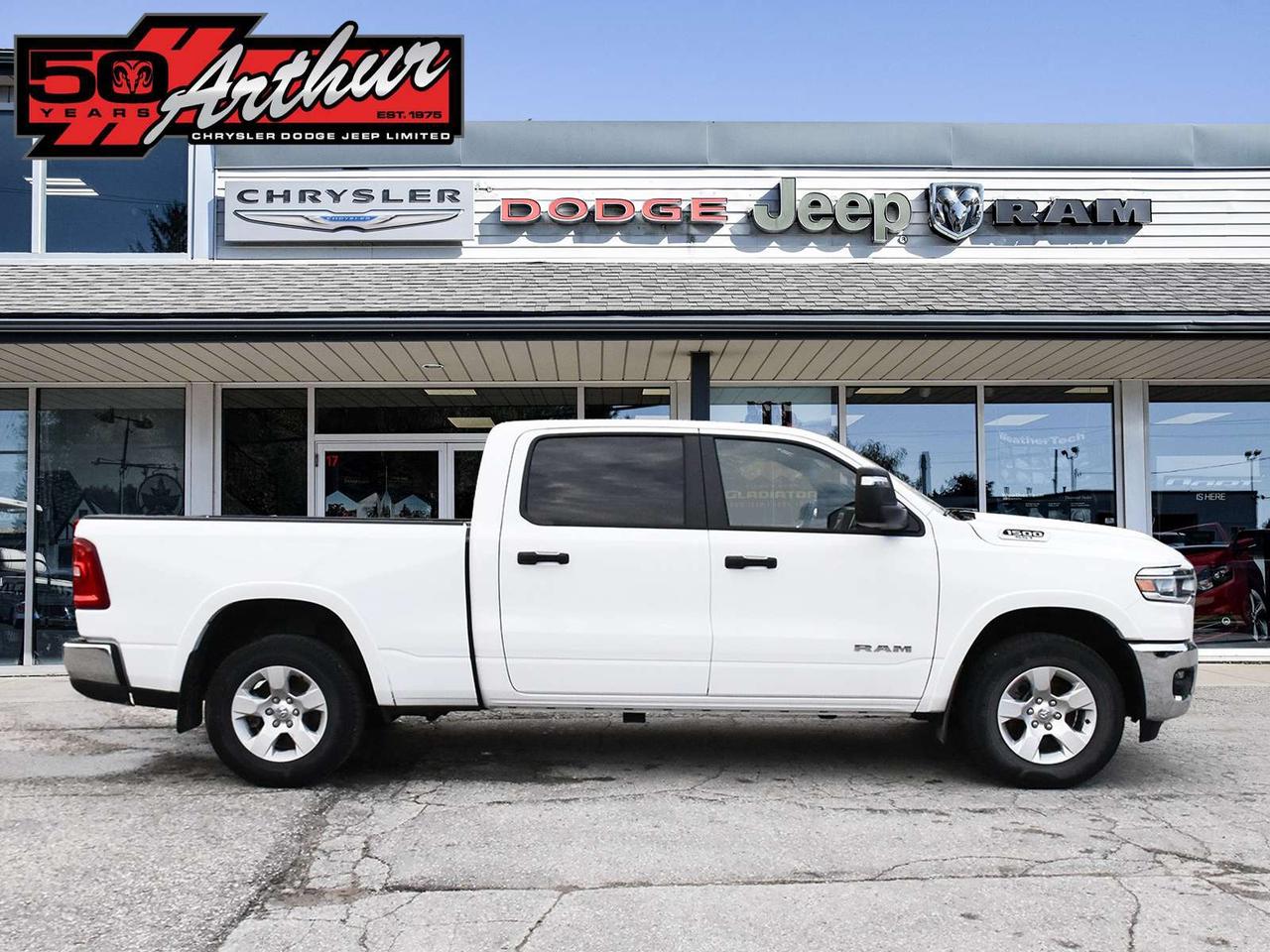 2025 RAM 1500 BIG HORN CREW CAB 4X4 Photo2