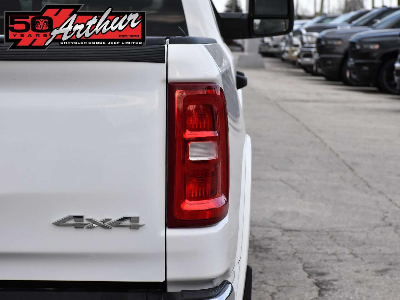2025 RAM 1500 BIG HORN CREW CAB 4X4 Photo