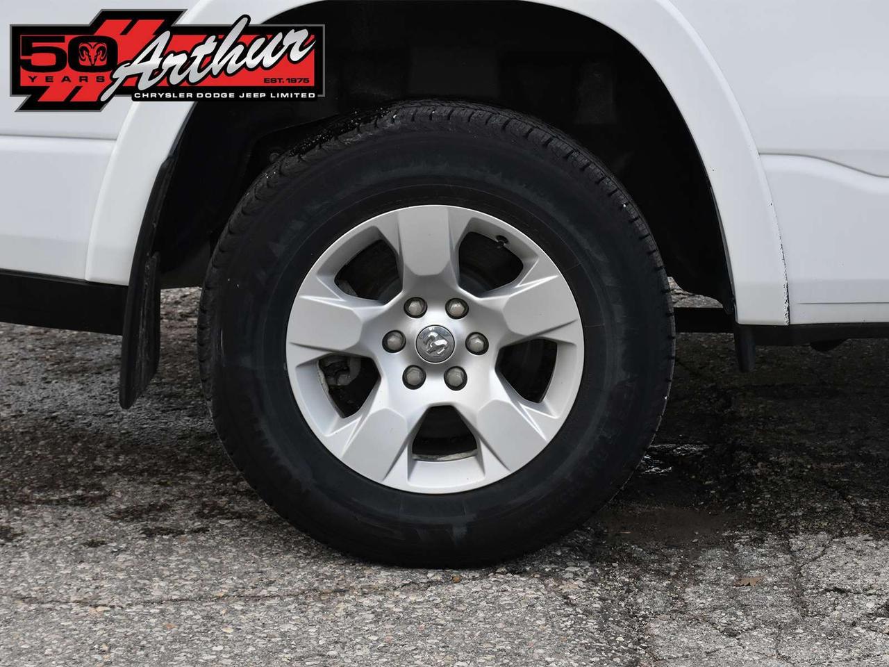 2025 RAM 1500 BIG HORN CREW CAB 4X4 Photo