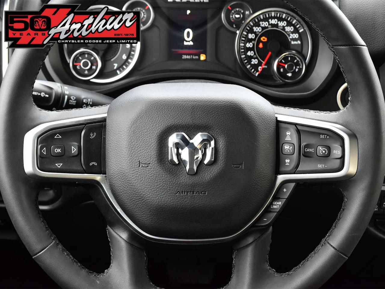 2025 RAM 1500 BIG HORN CREW CAB 4X4 Photo
