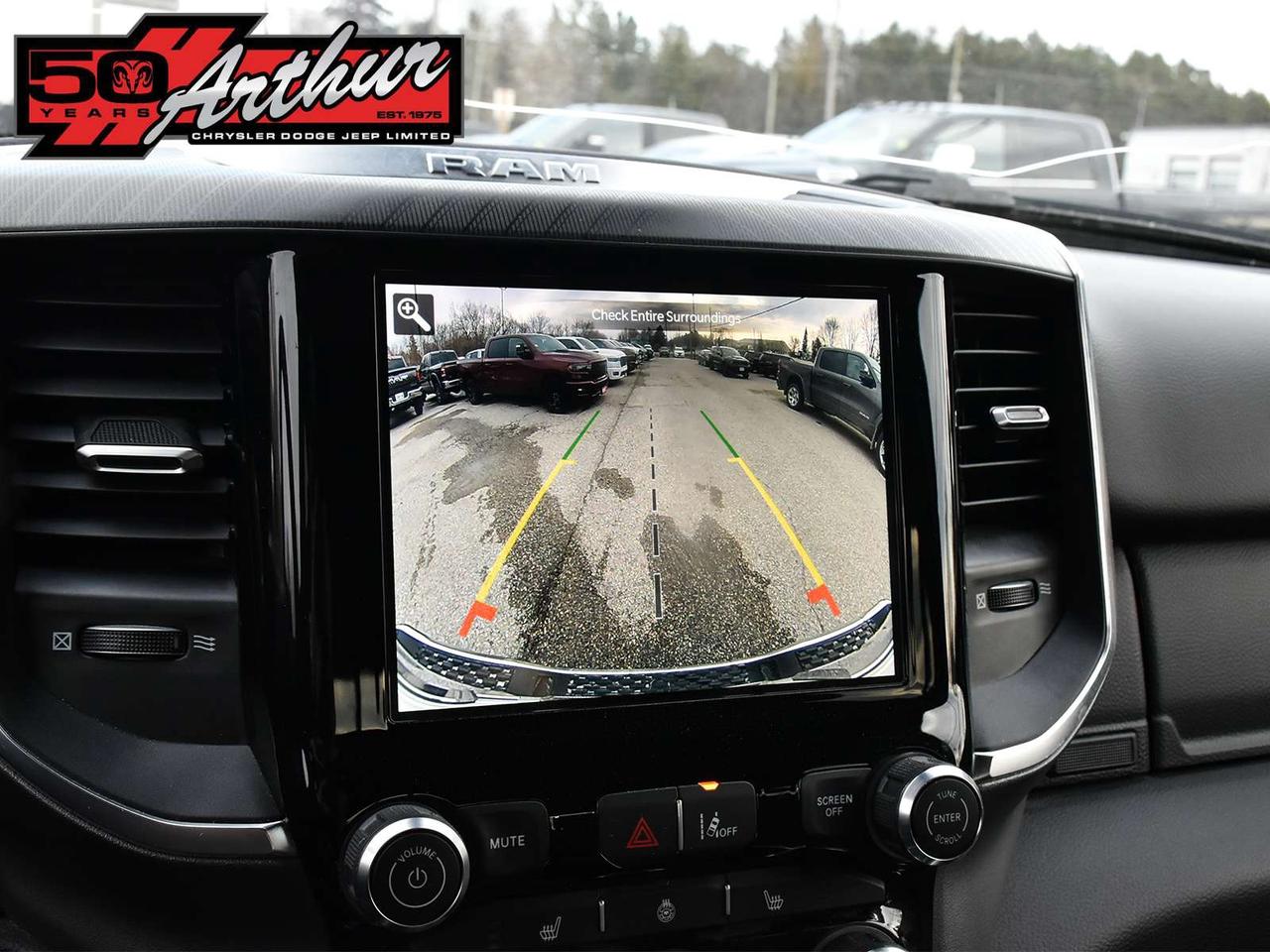 2025 RAM 1500 BIG HORN CREW CAB 4X4 Photo
