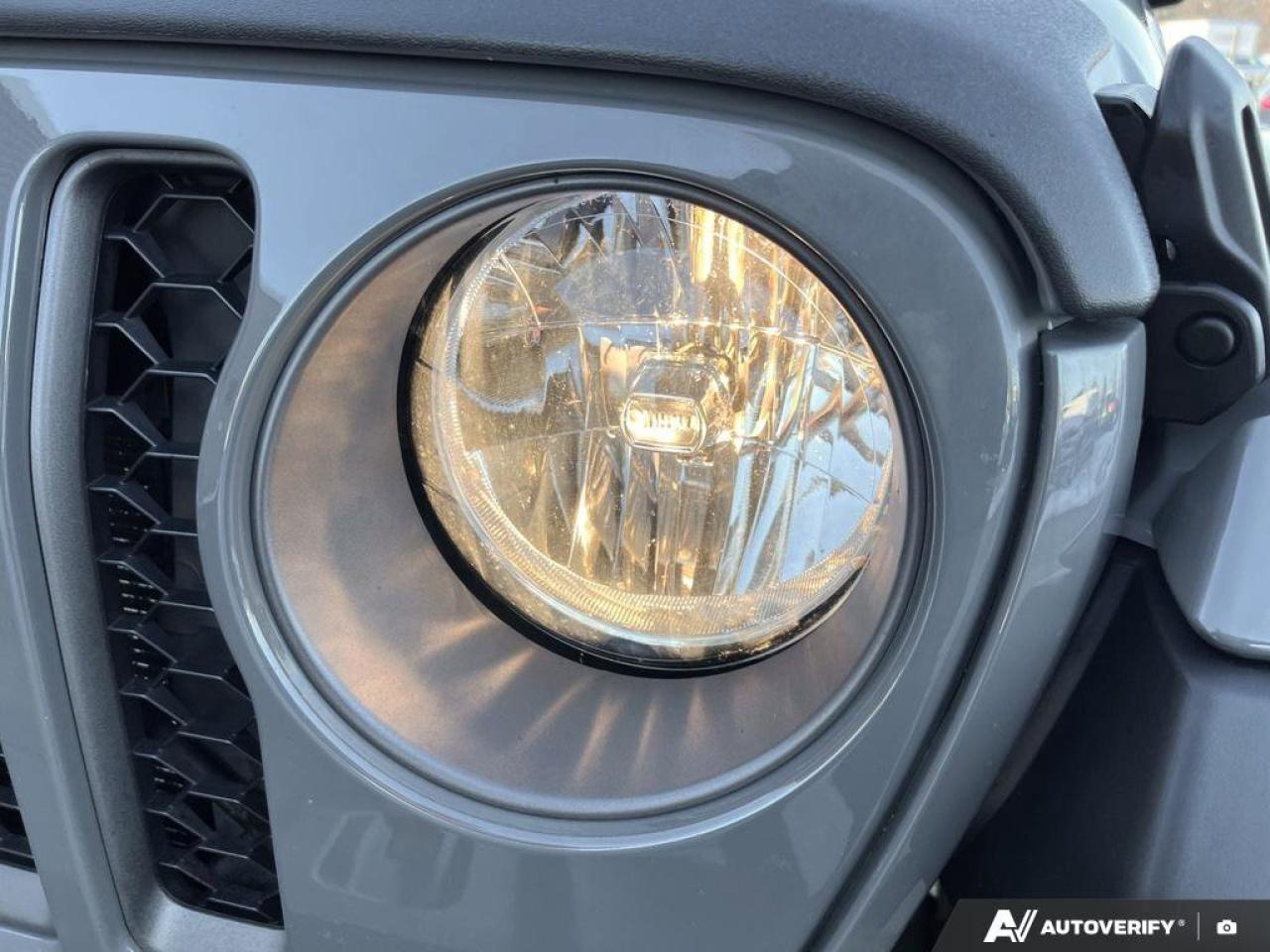 2021 Jeep Gladiator Rubicon   LOW KMS   LEATHER   3.6L PENTASTAR LOW K Photo