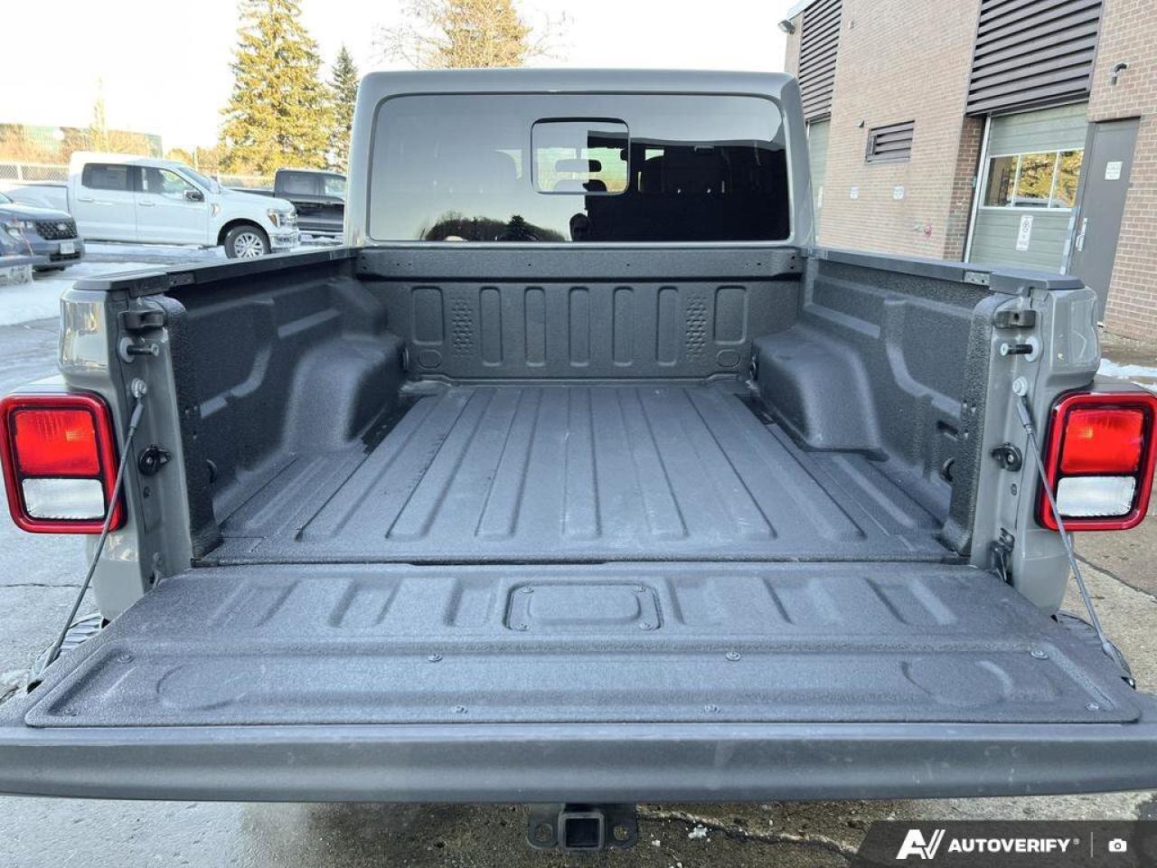 2021 Jeep Gladiator Rubicon   LOW KMS   LEATHER   3.6L PENTASTAR LOW K Photo