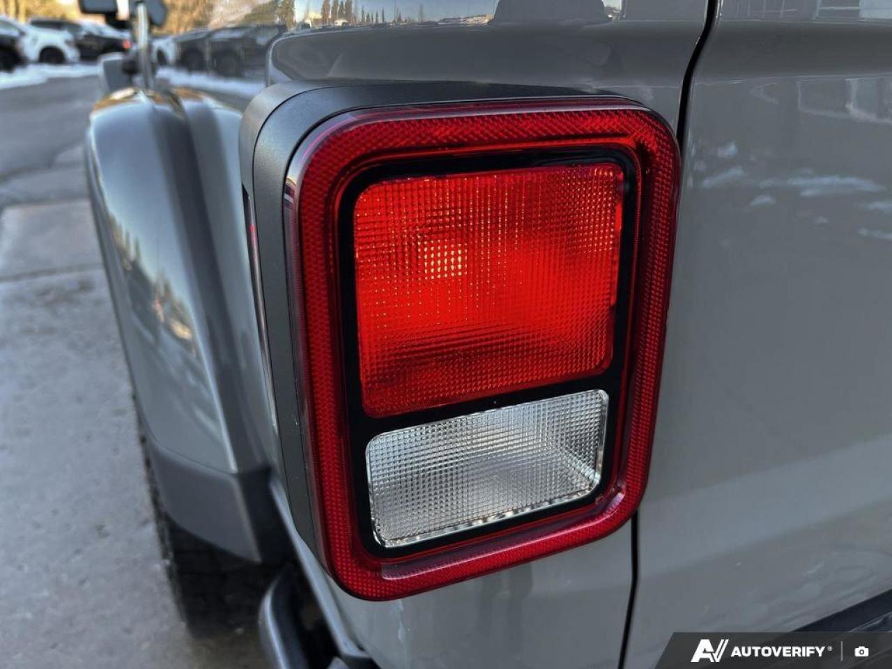 2021 Jeep Gladiator Rubicon   LOW KMS   LEATHER   3.6L PENTASTAR LOW K Photo