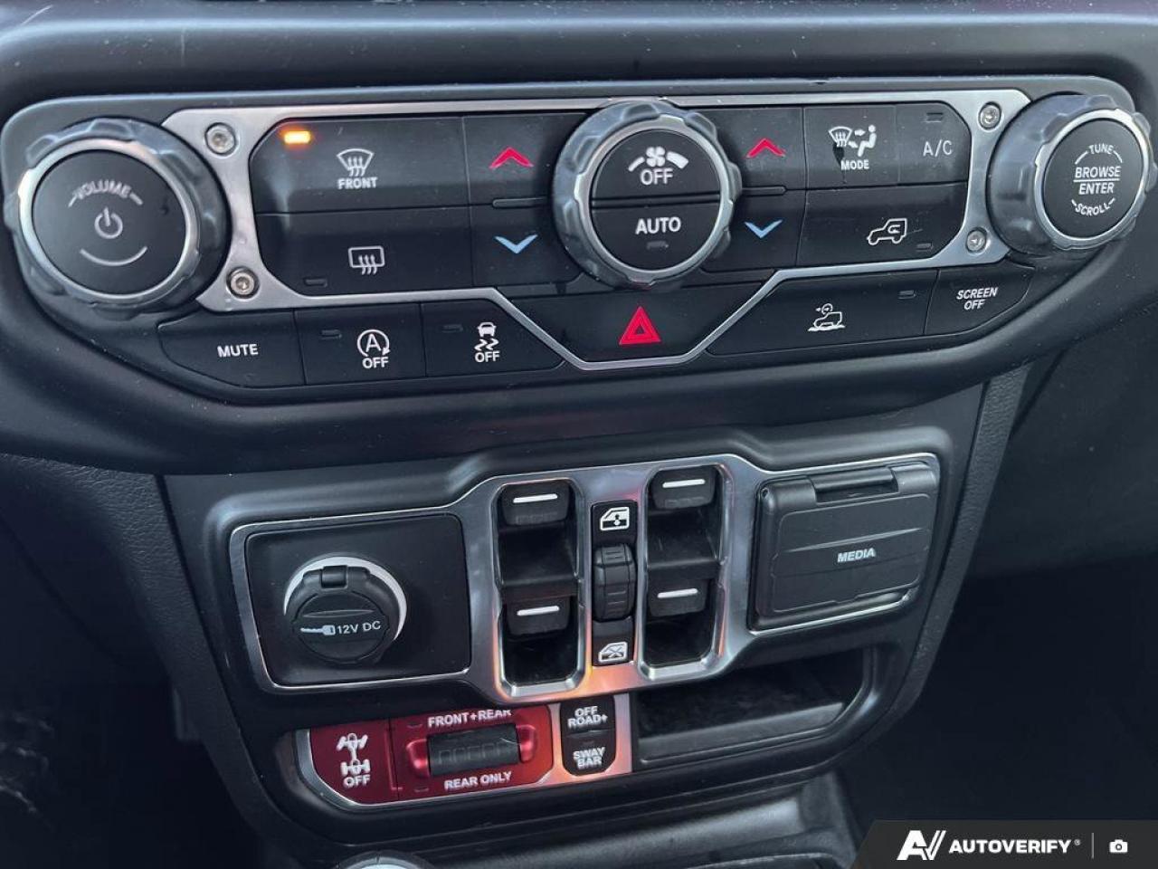 2021 Jeep Gladiator Rubicon   LOW KMS   LEATHER   3.6L PENTASTAR LOW K Photo