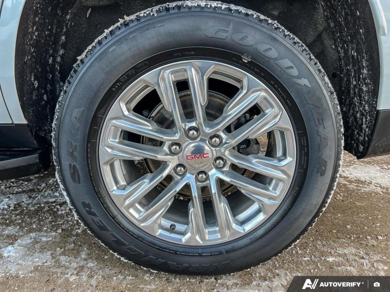 2022 GMC Yukon SLT   LTHR   MOONROOF   2ND ROW BCKTS LTHR   MOONR Photo