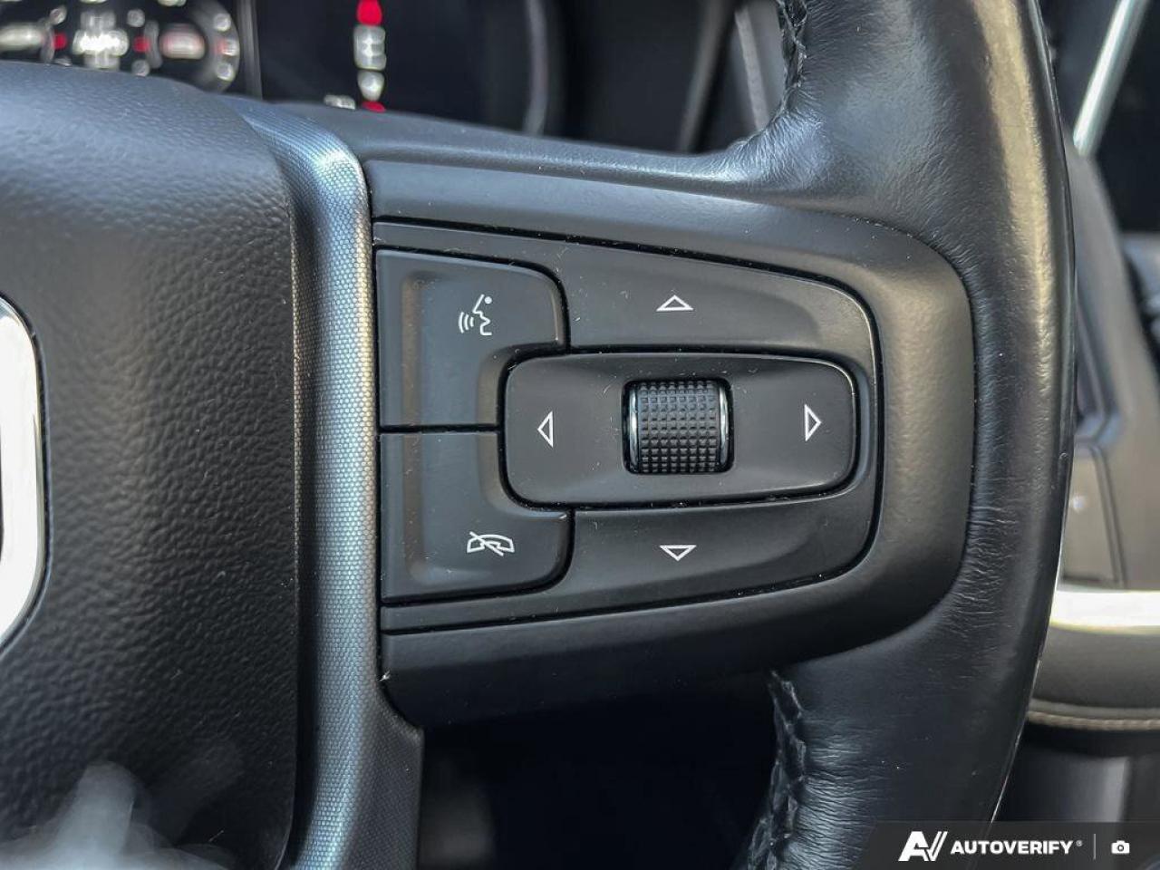 2022 GMC Yukon SLT   LTHR   MOONROOF   2ND ROW BCKTS LTHR   MOONR Photo