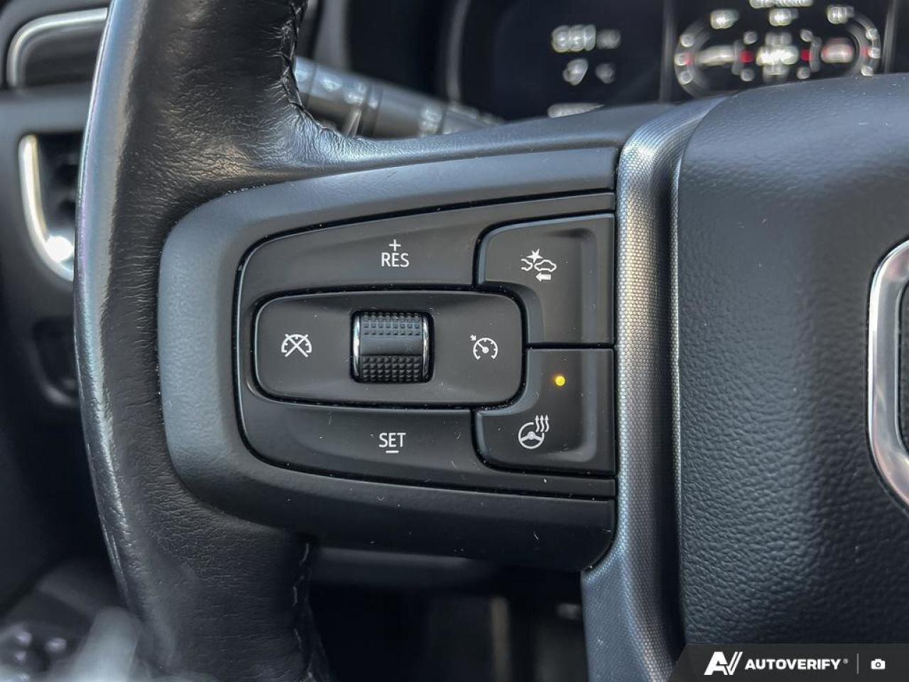 2022 GMC Yukon SLT   LTHR   MOONROOF   2ND ROW BCKTS LTHR   MOONR Photo