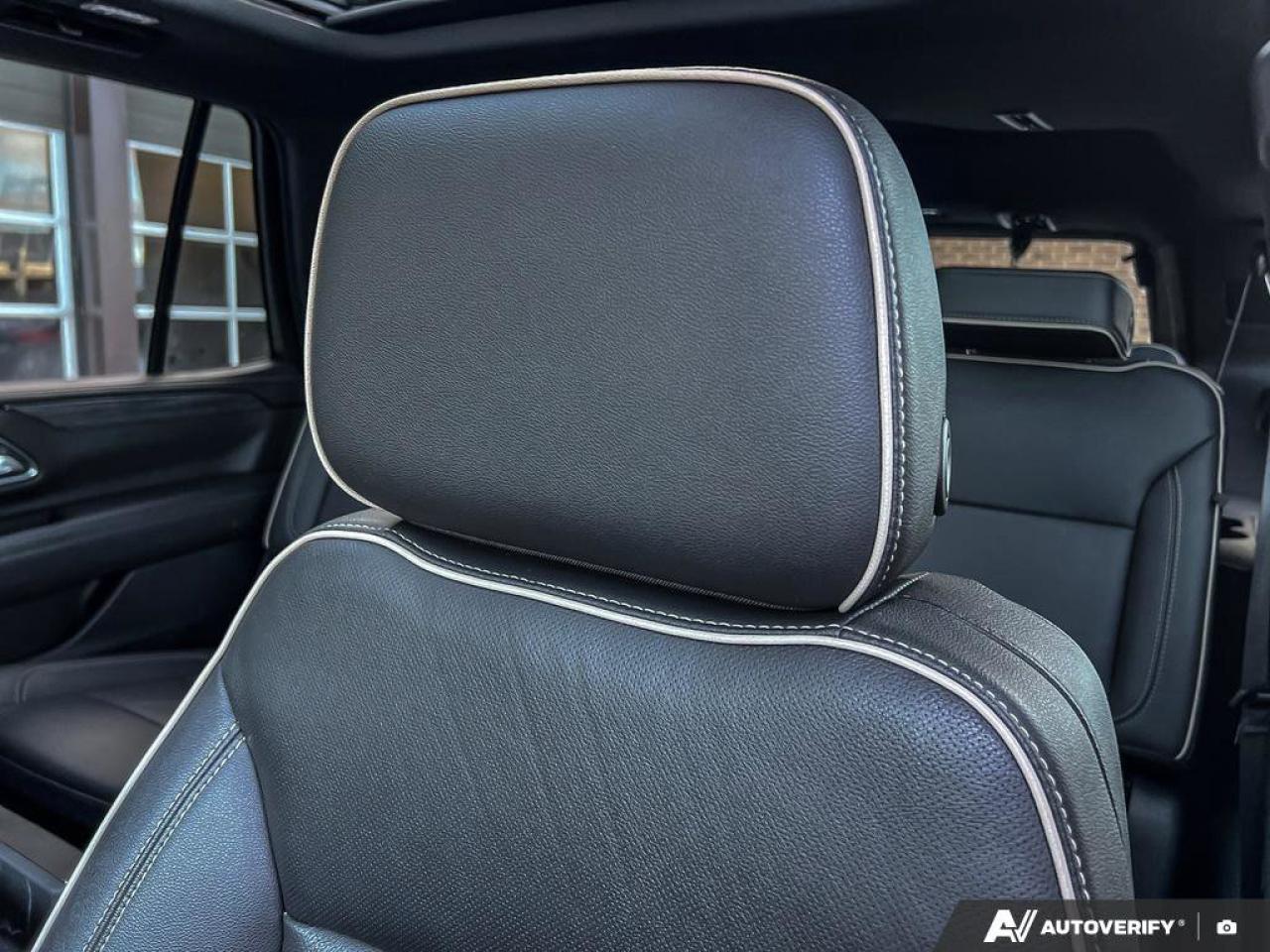 2022 GMC Yukon SLT   LTHR   MOONROOF   2ND ROW BCKTS LTHR   MOONR Photo