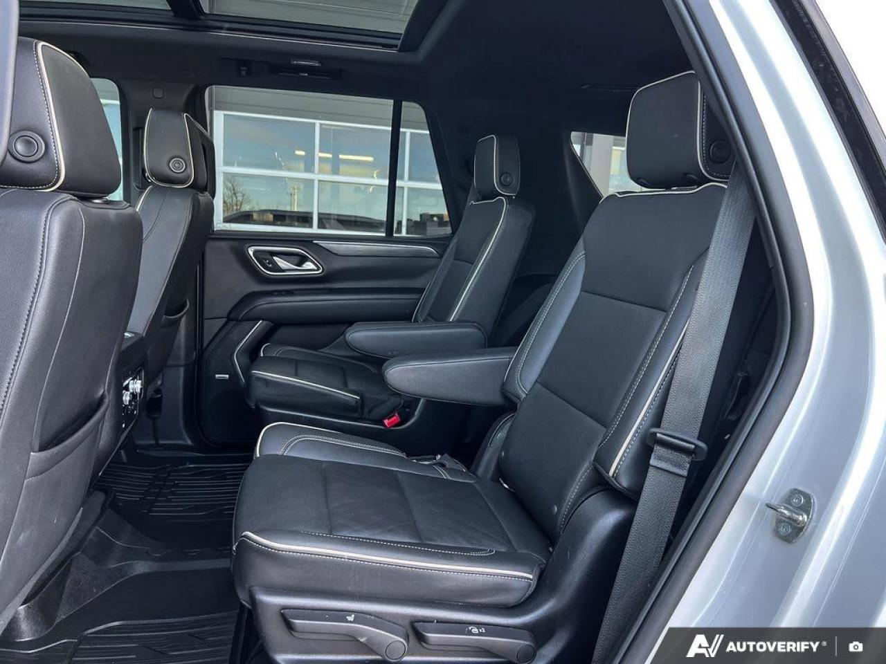 2022 GMC Yukon SLT   LTHR   MOONROOF   2ND ROW BCKTS LTHR   MOONR Photo