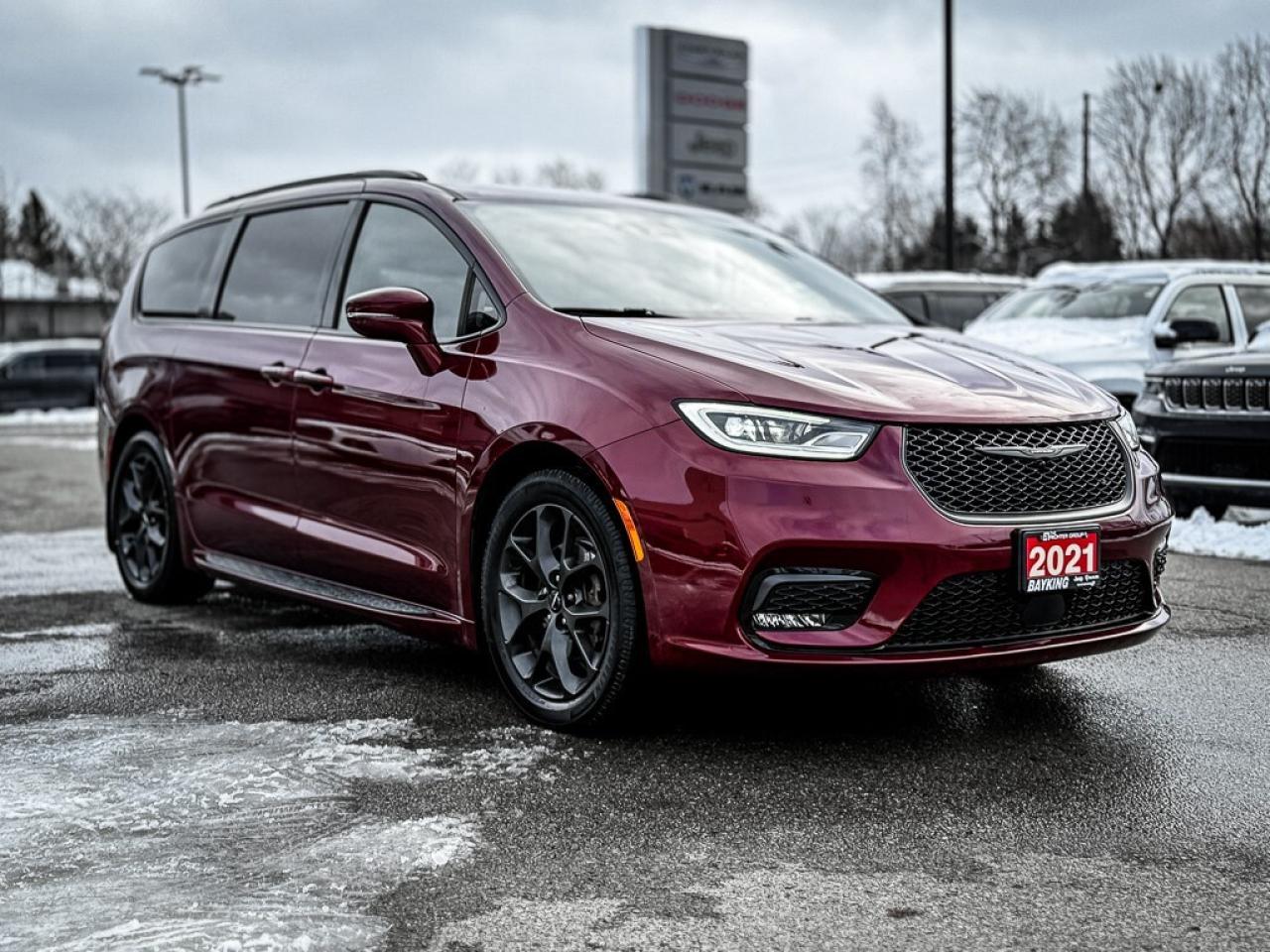 2021 Chrysler Pacifica Touring-L Plus   8 PASSENGER   S APPEARANCE   TOW Photo2