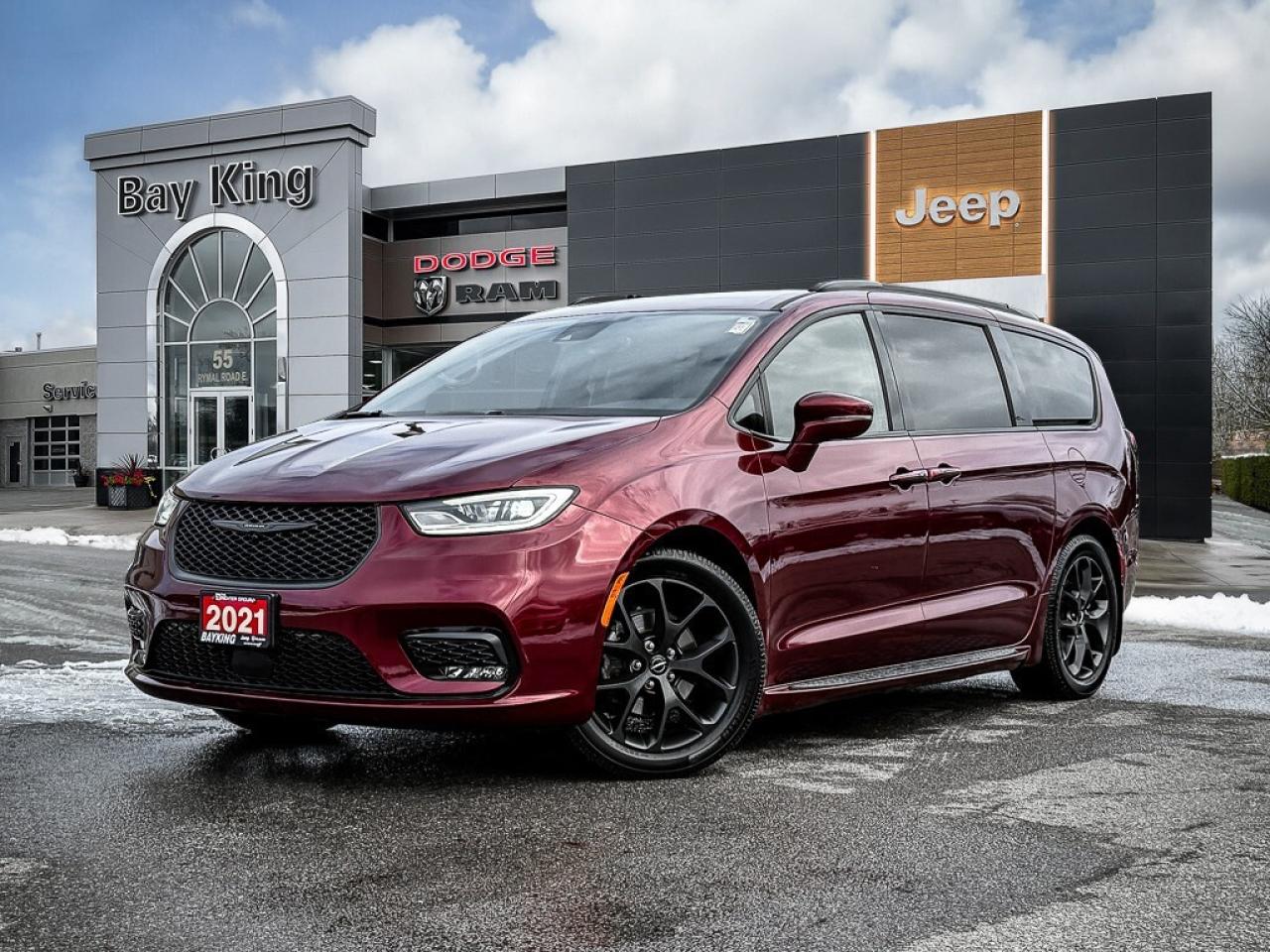 2021 Chrysler Pacifica Touring-L Plus   8 PASSENGER   S APPEARANCE   TOW Photo0