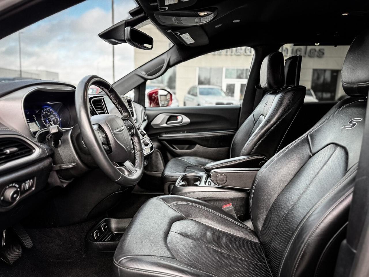 2021 Chrysler Pacifica Touring-L Plus   8 PASSENGER   S APPEARANCE   TOW Photo