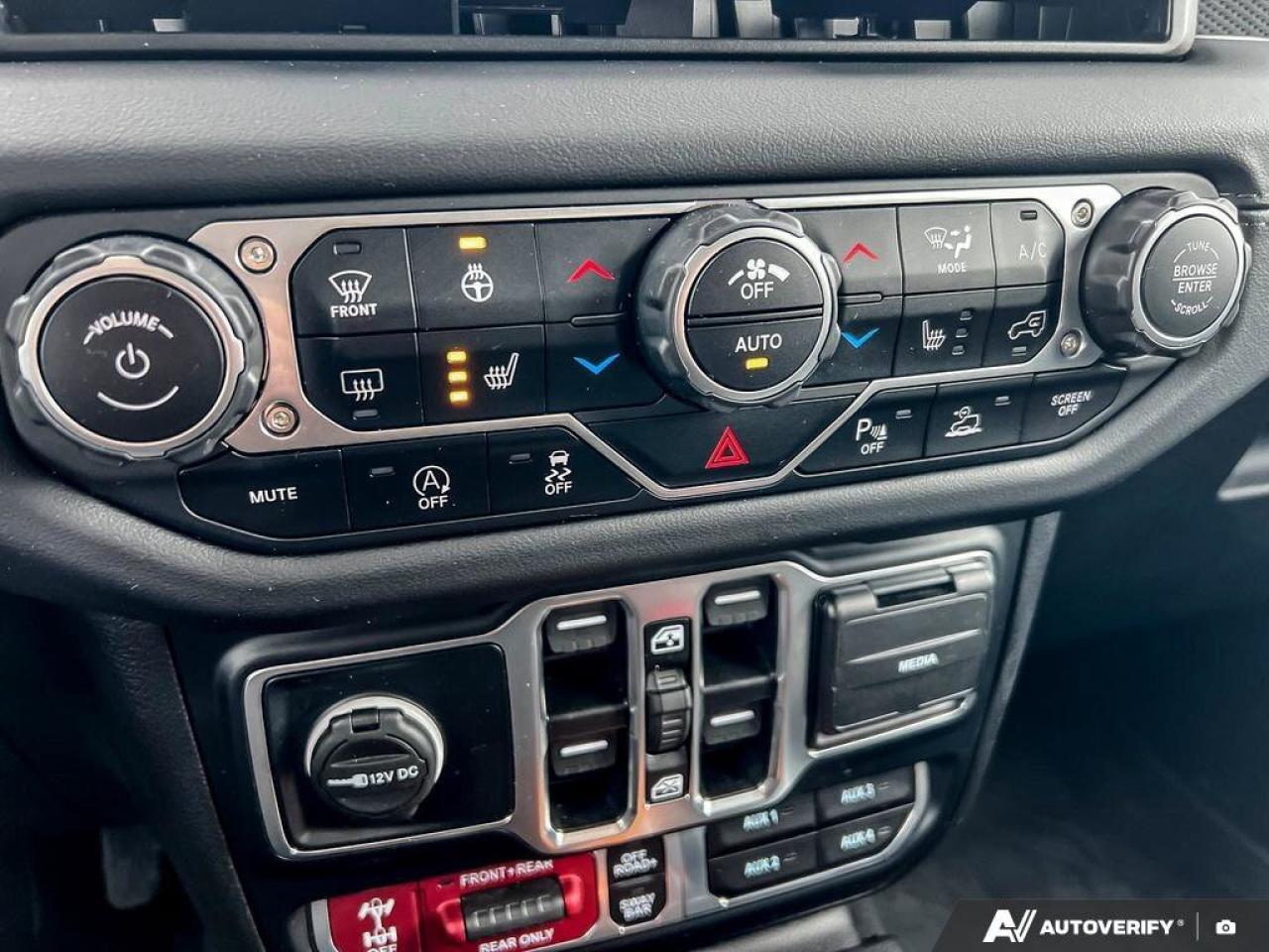 2024 Jeep Wrangler Rubicon   ONE OWNER   LOW KMS   HARD TOP ONE OWNER Photo