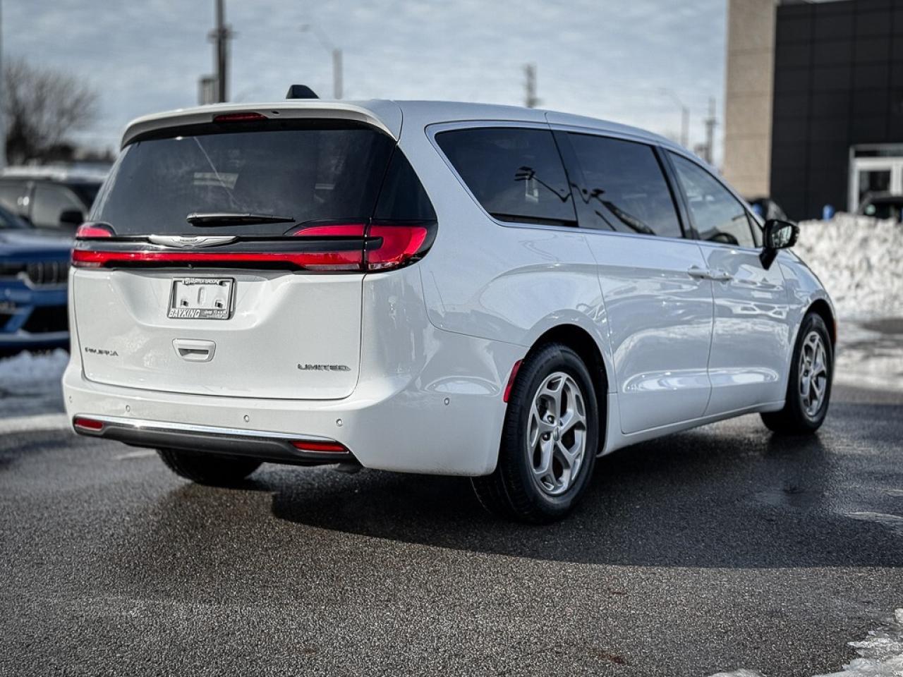 2024 Chrysler Pacifica Limited   360 CAM   DUAL DVD   PWR DOORS   PANO RO Photo4