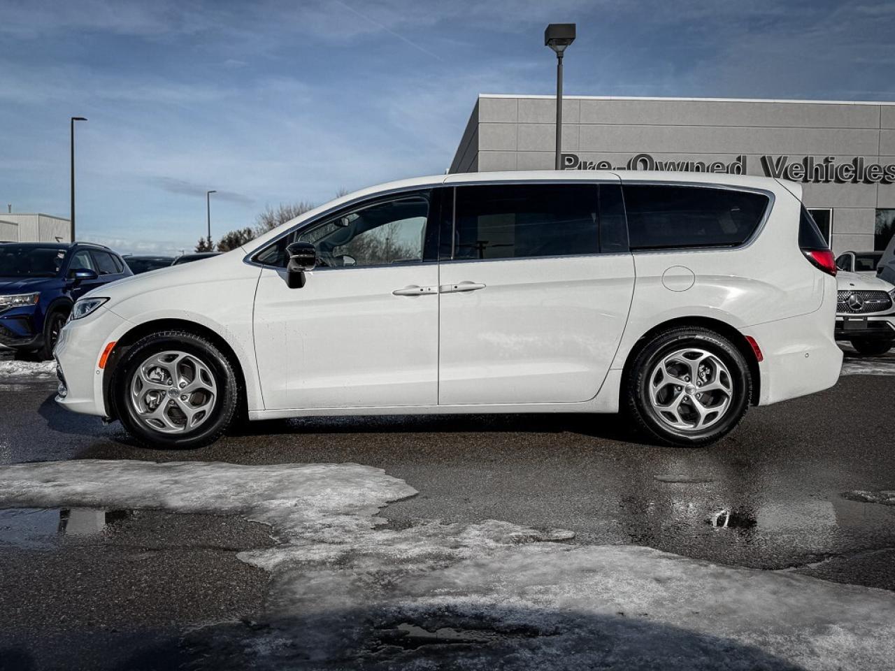 2024 Chrysler Pacifica Limited   360 CAM   DUAL DVD   PWR DOORS   PANO RO Photo