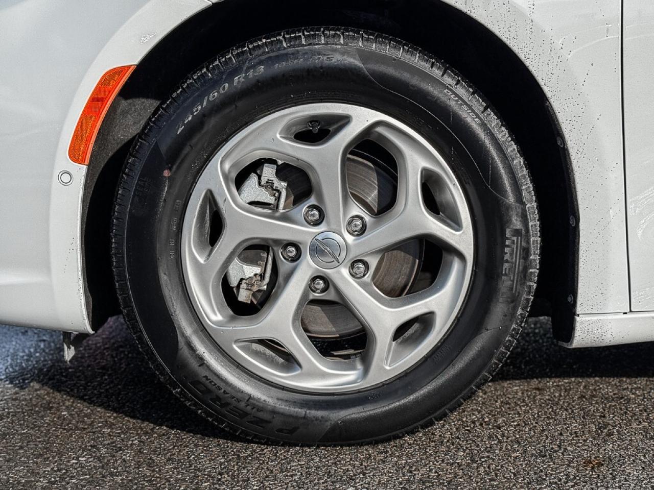 2024 Chrysler Pacifica Limited   360 CAM   DUAL DVD   PWR DOORS   PANO RO Photo