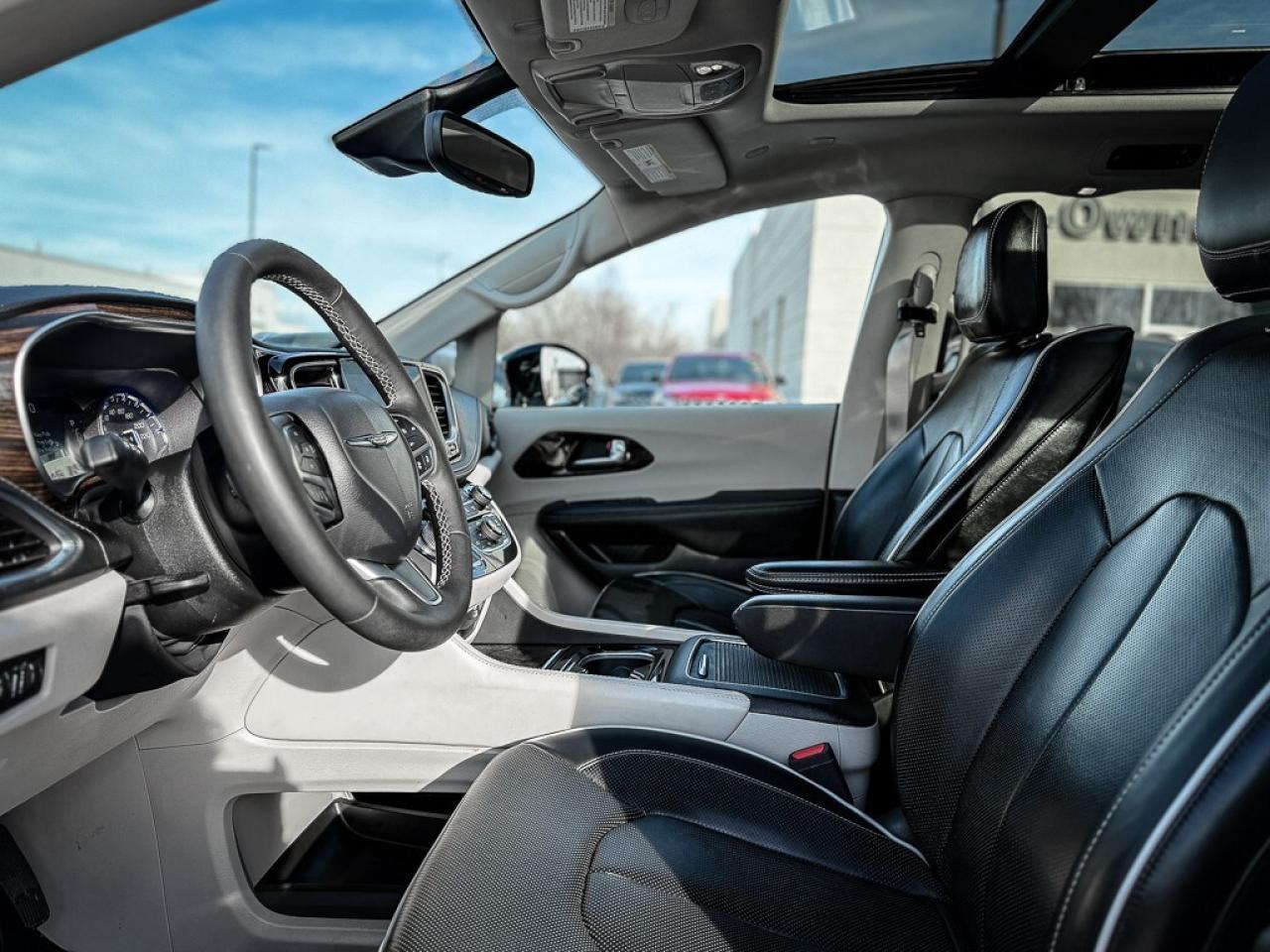 2024 Chrysler Pacifica Limited   360 CAM   DUAL DVD   PWR DOORS   PANO RO Photo