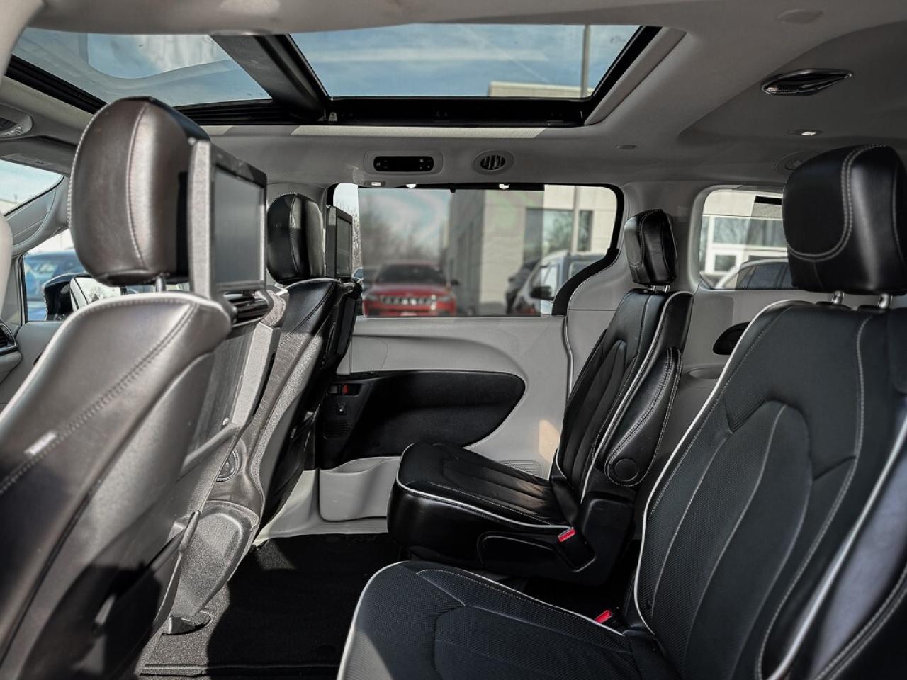 2024 Chrysler Pacifica Limited   360 CAM   DUAL DVD   PWR DOORS   PANO RO Photo