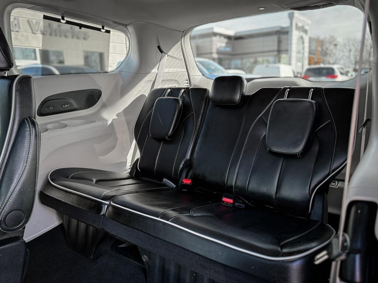 2024 Chrysler Pacifica Limited   360 CAM   DUAL DVD   PWR DOORS   PANO RO Photo