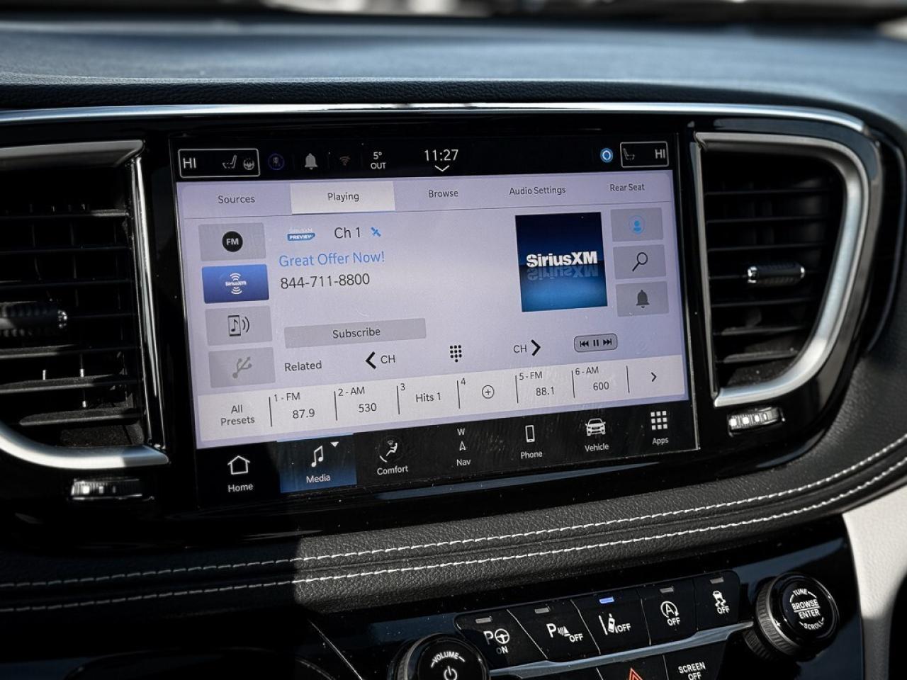 2024 Chrysler Pacifica Limited   360 CAM   DUAL DVD   PWR DOORS   PANO RO Photo