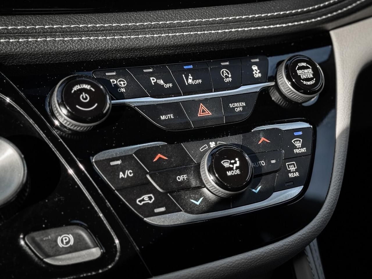 2024 Chrysler Pacifica Limited   360 CAM   DUAL DVD   PWR DOORS   PANO RO Photo