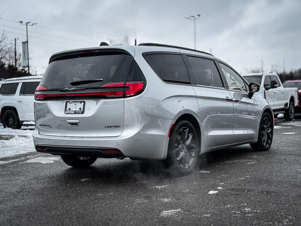 2024 Chrysler Pacifica Limited   S APPEARANCE PKG   DUAL DVD   360 CAM Photo