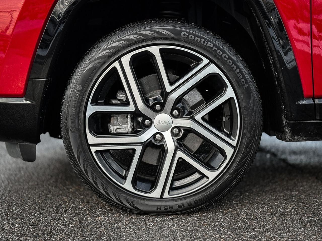 2024 Jeep Compass Limited   ELITE EXTERIOR GROUP   PANO ROOF   ALPIN Photo